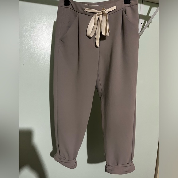 Aritzia Wilfred Allant Pants Cropped Leg Tie Waist Crepe Trousers, Taupe - Picture 2 of 9
